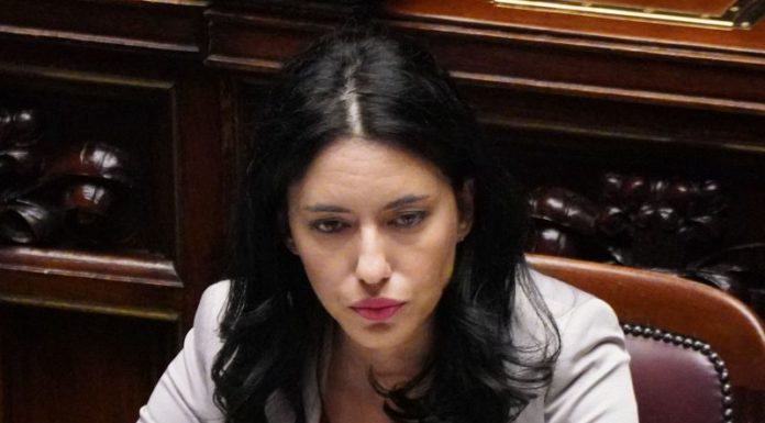Azzolina “In atto tentativo di screditare personale scolastico”