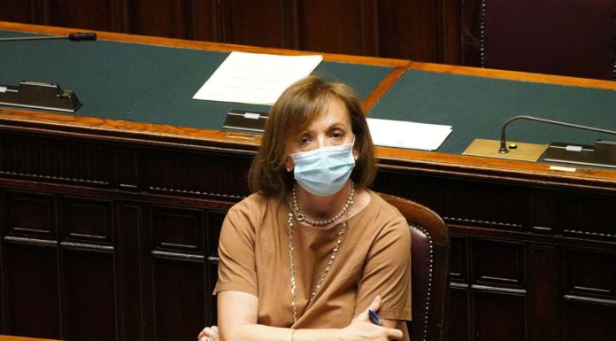 Covid, Governo valuta tamponi reciproci con Francia e Spagna