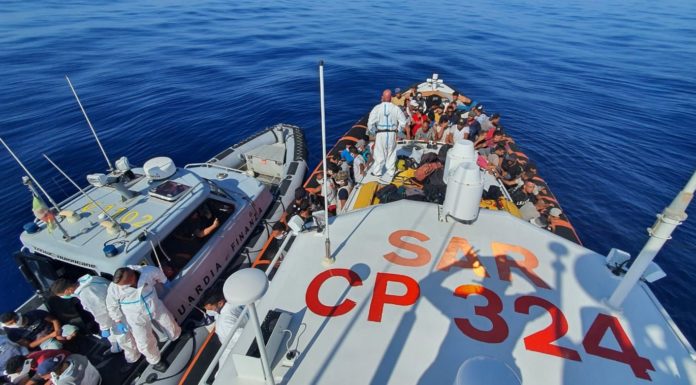 Immigrazione, al via trasferimenti da Lampedusa