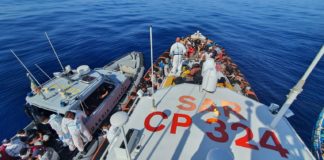 Immigrazione, al via trasferimenti da Lampedusa