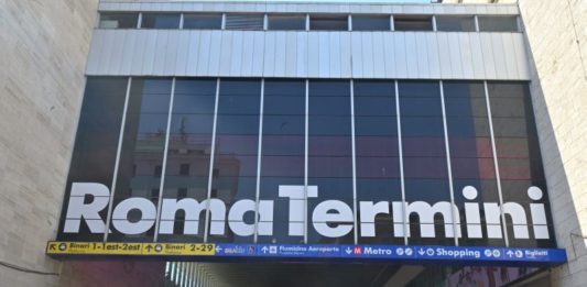 Controlli alla stazione di Roma Termini, sequestrati 7,8 chili di cocaina ed eroina