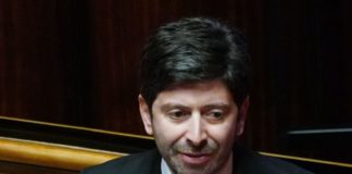 Coronavirus, Speranza “Mi fido degli insegnanti, no test obbligatori”