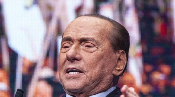 Berlusconi positivo con i figli Luigi e Barbara “Continuo battaglia”