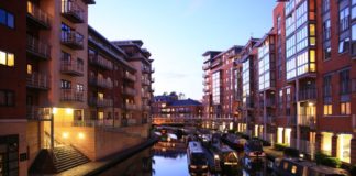 Accoltellamenti in centro a Birmingham, un morto e sette feriti