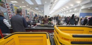 A luglio vendite al dettaglio in calo del 2,2%