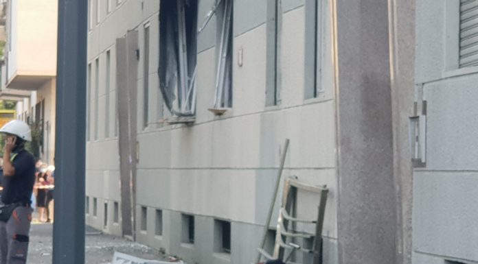 Esplosione in un condominio a Milano, salgono a 8 i feriti