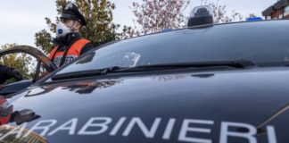 Investe e uccide la sorella perchè gay, arrestato