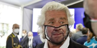 Grillo “Iniziare a ragionare sul reddito universale”