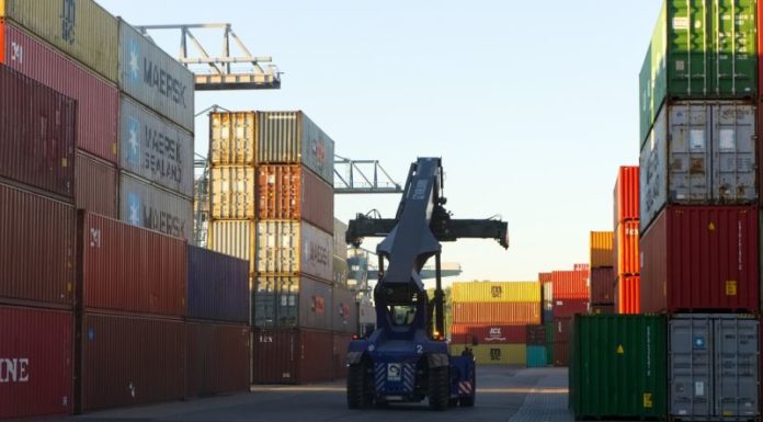 Commercio estero, a luglio in crescita export e import