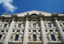 Piazza Affari apre in rialzo, Ftse Mib +0,56%