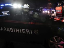 Fuggono al posto di blocco e si schiantano nel Foggiano: morto un 17enne, feriti altri 4 minorenni