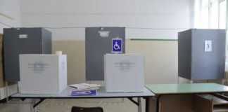 Referendum, alle 12 affluenza al 12,25%