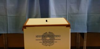 Exit poll, al referendum vince il sì, testa a testa Puglia e Toscana