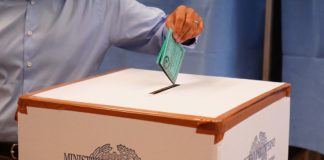 Al Referendum vince il Sì, alle Regionali tiene il centrosinistra