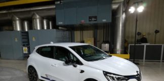 Renault lancia la Clio Ibrida che si ricarica frenando