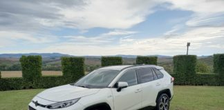 Suzuki Across Plug-In, elettrica sempre, ibrida quando serve