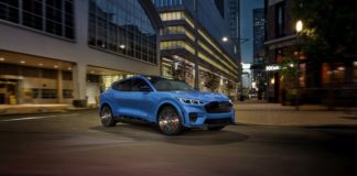 Ford presenta Mustang Mach-E GT, nessuna accelera come lei