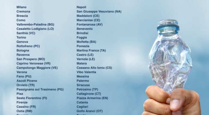 Con Flowe volontari per liberare 60 luoghi dalla plastica