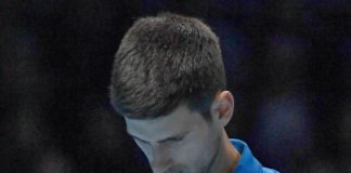 Pallina contro giudice di linea, squalificato Djokovic