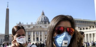 Coronavirus, nel Lazio da domani obbligo mascherina all’aperto