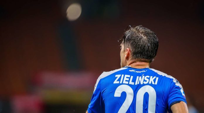Zielinski e un collaboratore positivi al Covid nel Napoli