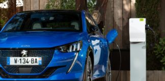 Peugeot e-208 & e-2008 ordinabili anche con caricatore 11 kW
