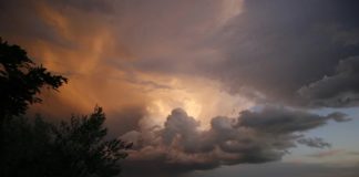 Allerta rossa per maltempo in Liguria, attesi venti fino a 100 km/h