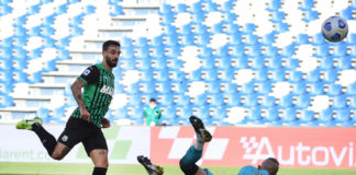 Sassuolo-Crotone 4-1, neroverdi in vetta alla serie A