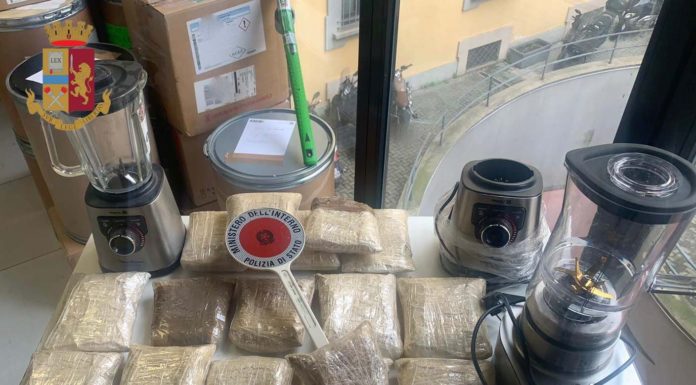 Raffineria di droga a Milano, arrestati 2 trafficanti con 8 kg eroina