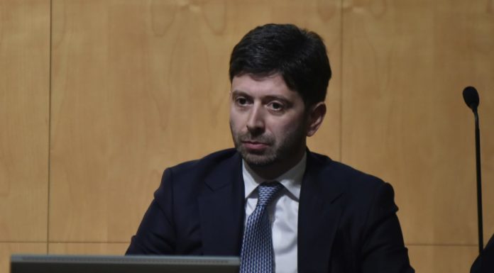 Coronavirus, Speranza “Non ne siamo ancora fuori”