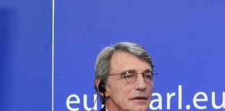 Sassoli in autoisolamento, membro dello staff positivo al Covid