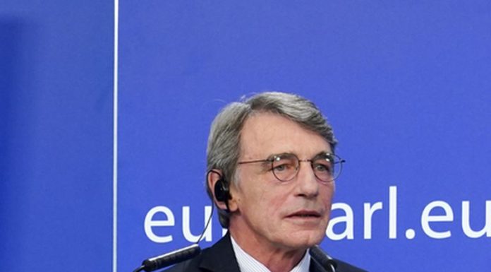 Sassoli in autoisolamento, membro del suo staff positivo al Covid