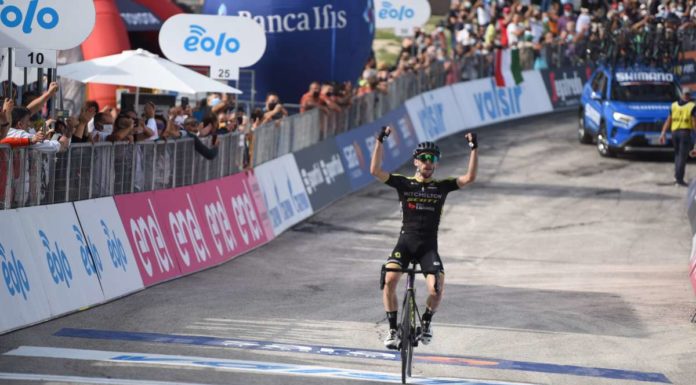 Positivo al coronavirus, Simon Yates si ritira dal Giro d’Italia