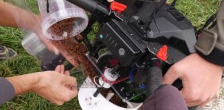 Droni in campo nella lotta contro la mosca della frutta