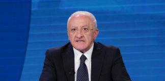 De Luca “Scuola? No mezze misure, ad Halloween coprifuoco”