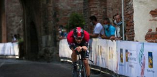 Ganna vince la crono di Valdobbiadene, Almeida resta in rosa