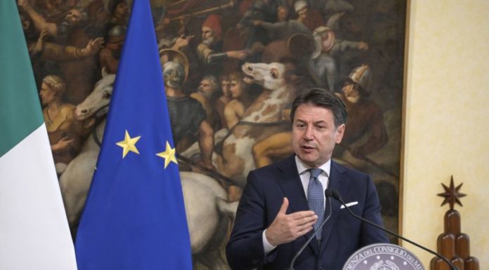 Coronavirus, Conte “Non possiamo perdere tempo, scongiurare lockdown”