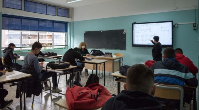 Covid, Tar respinge i ricorsi contro le scuole chiuse in Campania