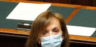 Coronavirus, Zampa”Scaricare Immuni e non uscire quando non necessario”