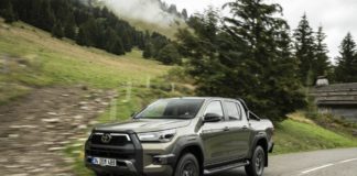 Toyota presenta il nuovo HILUX, il pick up della gamma professional
