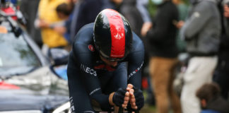 Geoghegan Hart vince a Sestriere, Hindley nuova maglia rosa