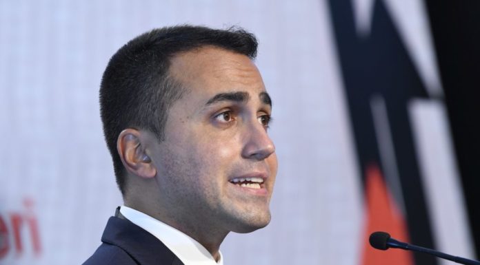 Coronavirus, Di Maio “Misure drastiche ora per salvare il Natale”