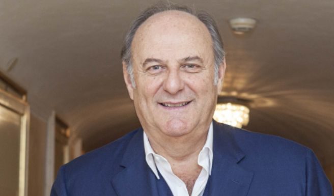 Gerry Scotti “Ho il Covid, sono sotto controllo medico”