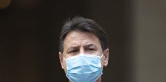 Coronavirus, Conte “Momento responsabilità, nessuno soffi sul fuoco”