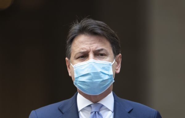 Coronavirus, Conte “Momento responsabilità, nessuno soffi sul fuoco”