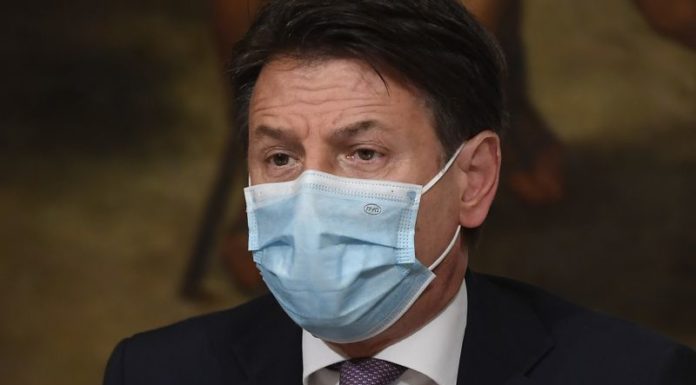 Coronavirus, Conte “Senza misure la curva sfugge di mano”