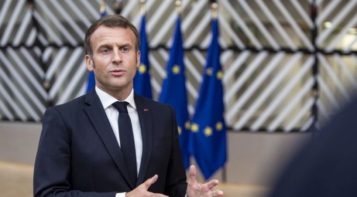 Covid, Macron reintroduce lockdown con chiusura fino al 1 dicembre