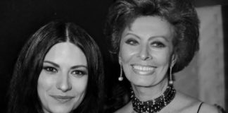 Laura Pausini, nel video “Io sì/Seen” il cameo di Sophia Loren