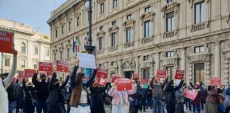 Mondo dello spettacolo in piazza a Milano, Sala “Mi batterò per voi”