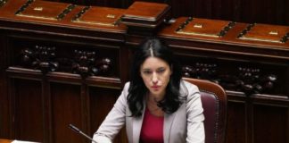 Didattica digitale, alla Calabria 3,5 mln per tablet, pc e connessioni